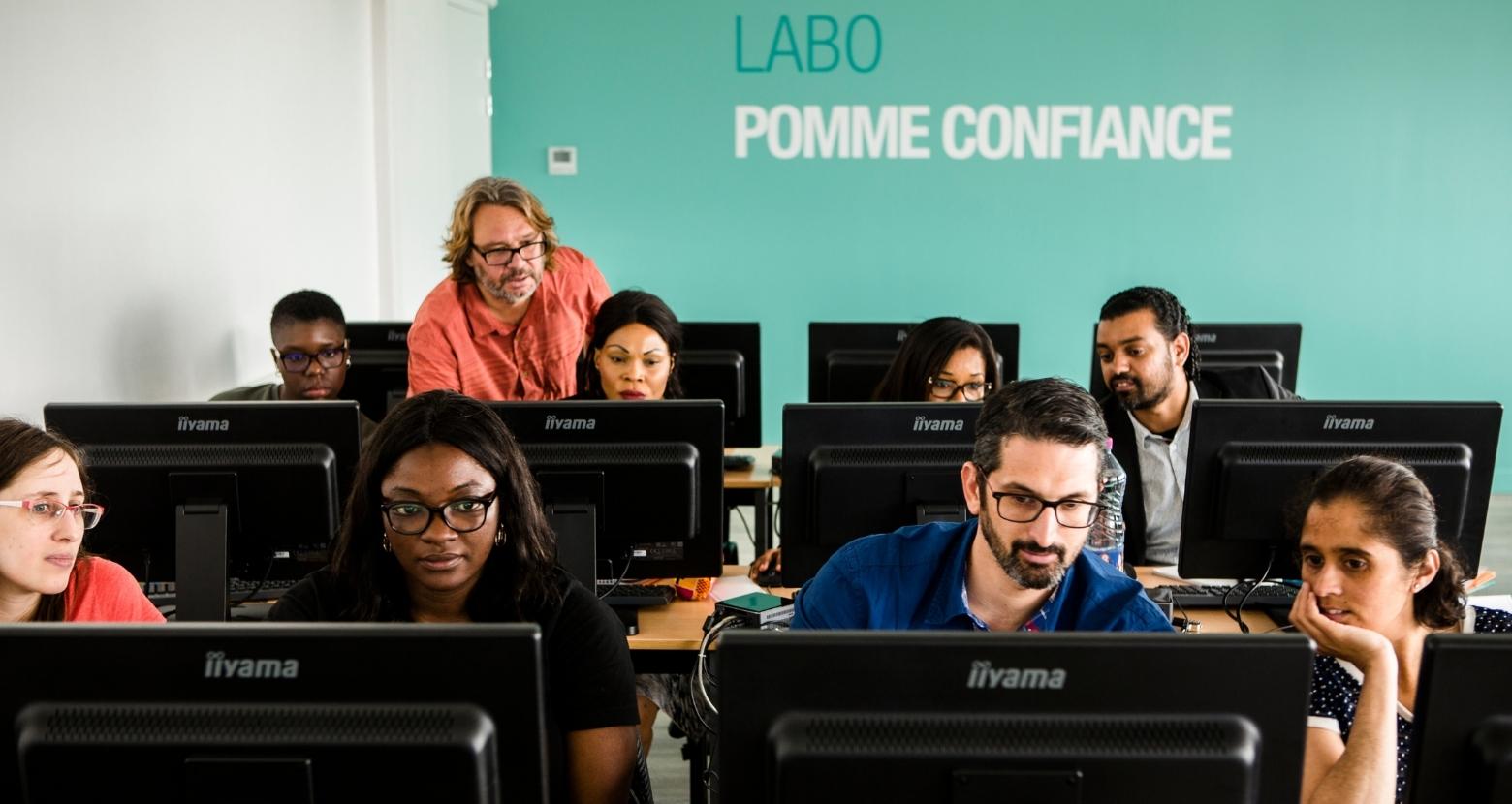 Formation de Secrétaire Comptable à Distance: Une Approche Flexible pour Acquérir des Compétences Clés
