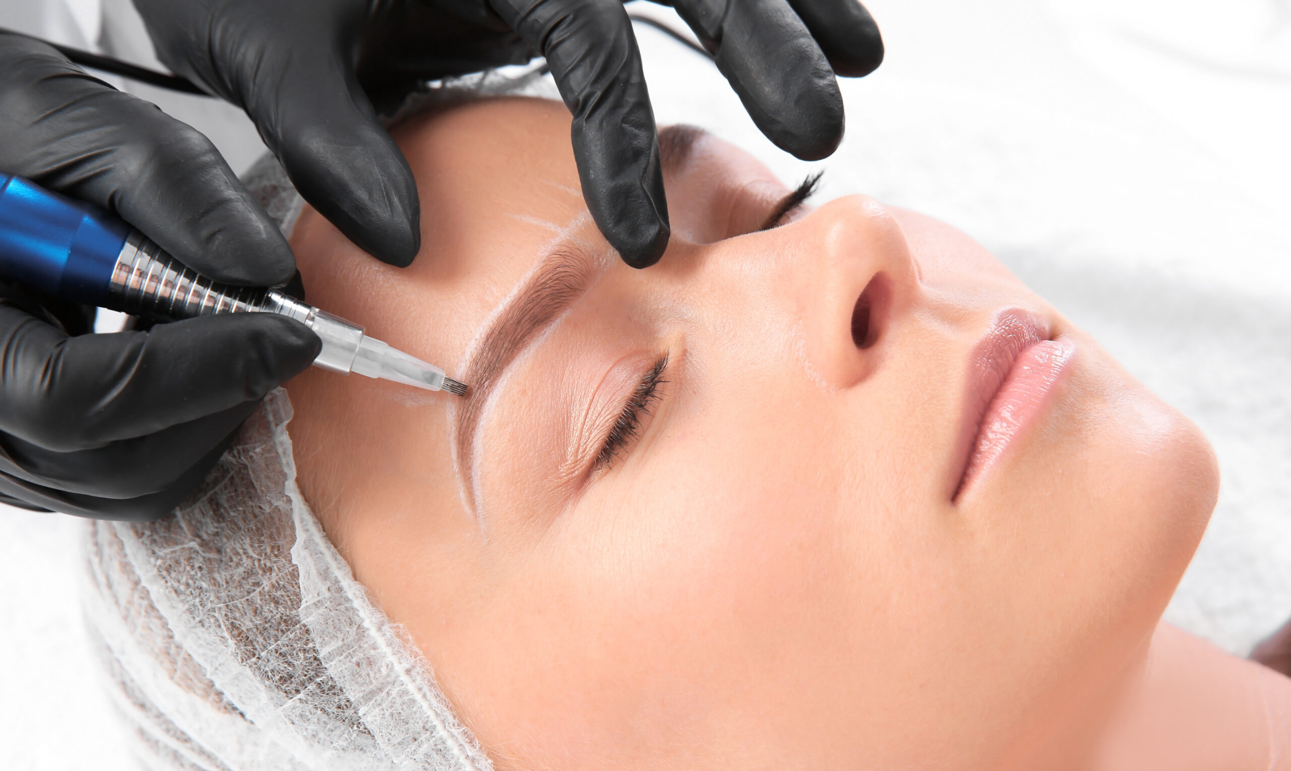 Formation Microblading : Maîtrisez l&rsquo;Art du Dessin de Sourcils