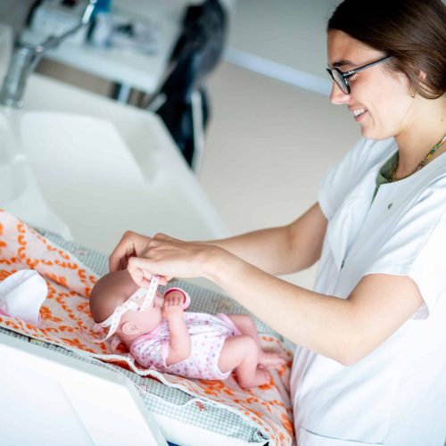 Formation à distance pour devenir Auxiliaire de Puériculture